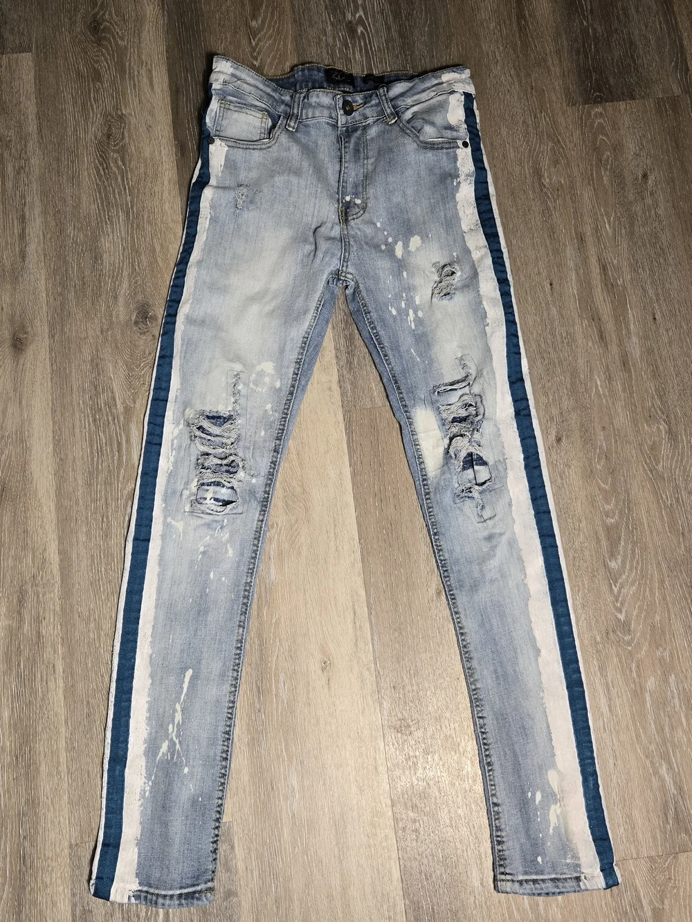 ZCL skinny fit blue distressed denim jeans featuring white paint 32x32